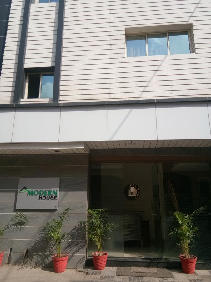 Modern House Apartment Chennai Exterior photo